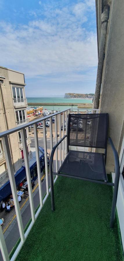 Vue Sur Et Sur L Entree Du Port Le Treport