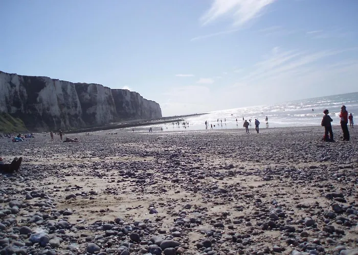 Le Tréport vue sur mer et sur l entrée du port